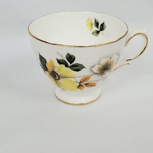 Royal Vale Bone China Teacup Yellow Floral Gold Trim England Pattern 8221